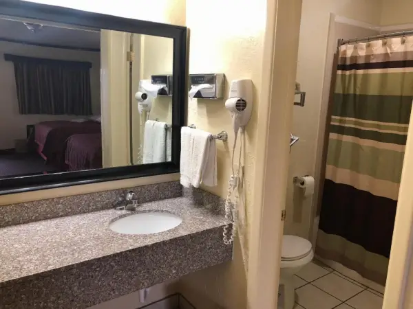 Flamingo Inn 8
